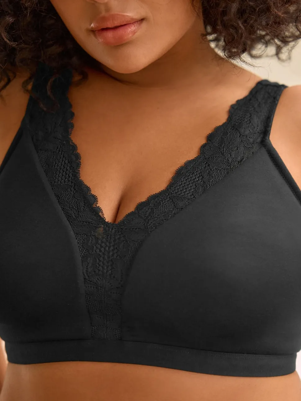 Black B-H Total Support Ultimate Comfort Supersoft Non Pad Non Wire Bra