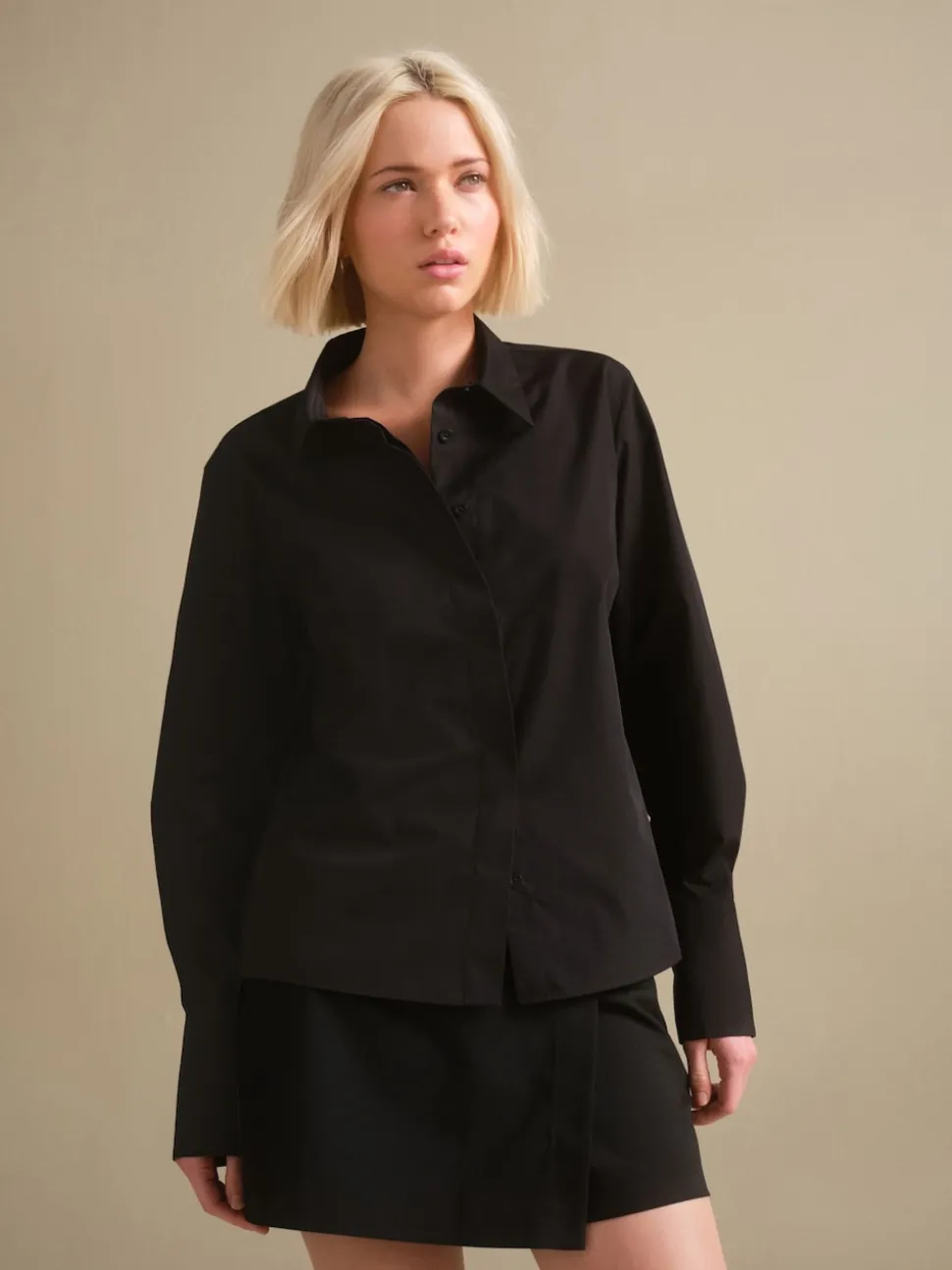 Black Fitted Stretch Essential Long Sleeve Shirt
