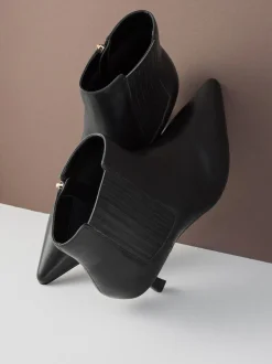 Black Leather Motion Flex Almond Toe Chelsea Style Ankle Boots