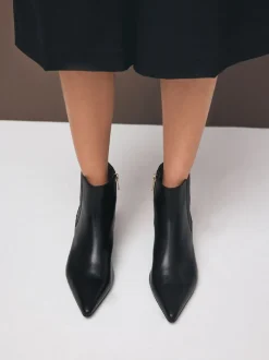 Black Leather Motion Flex Almond Toe Chelsea Style Ankle Boots
