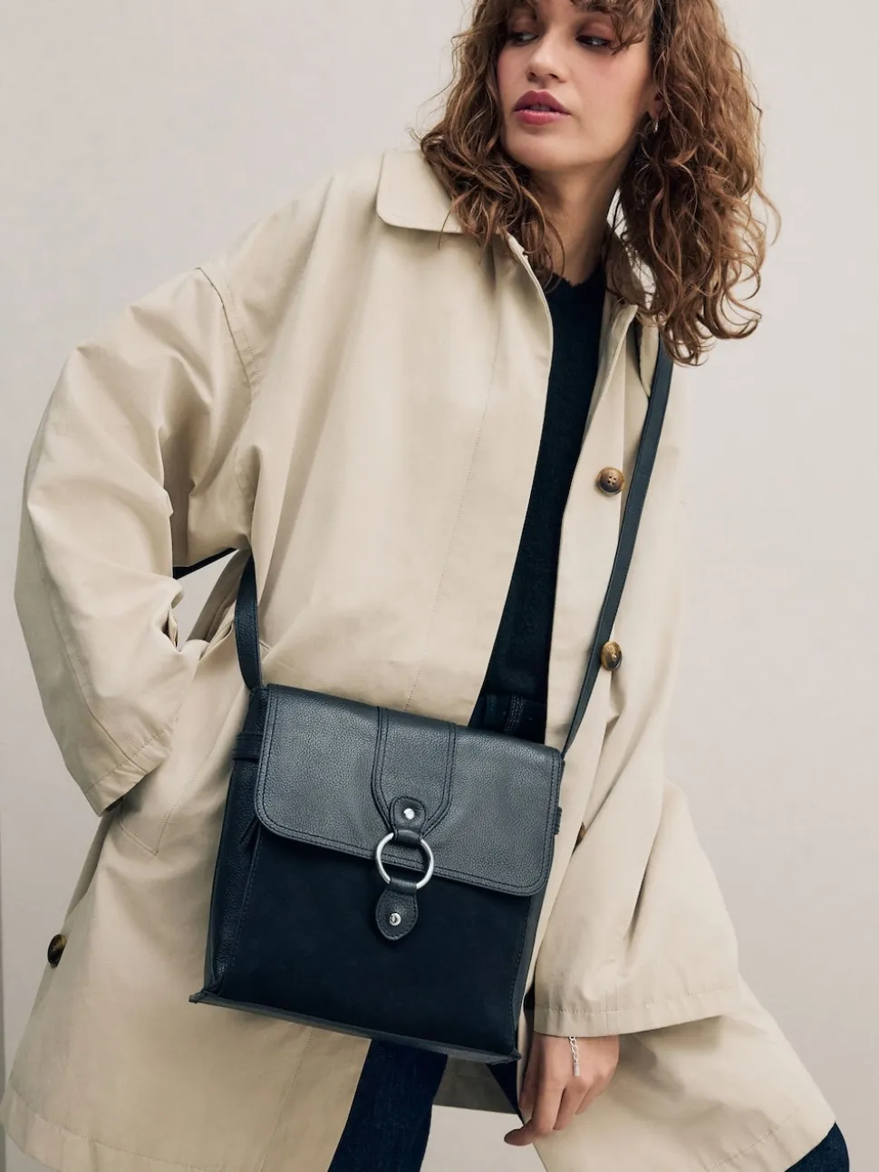 Black Leather Pocket Messenger Bag