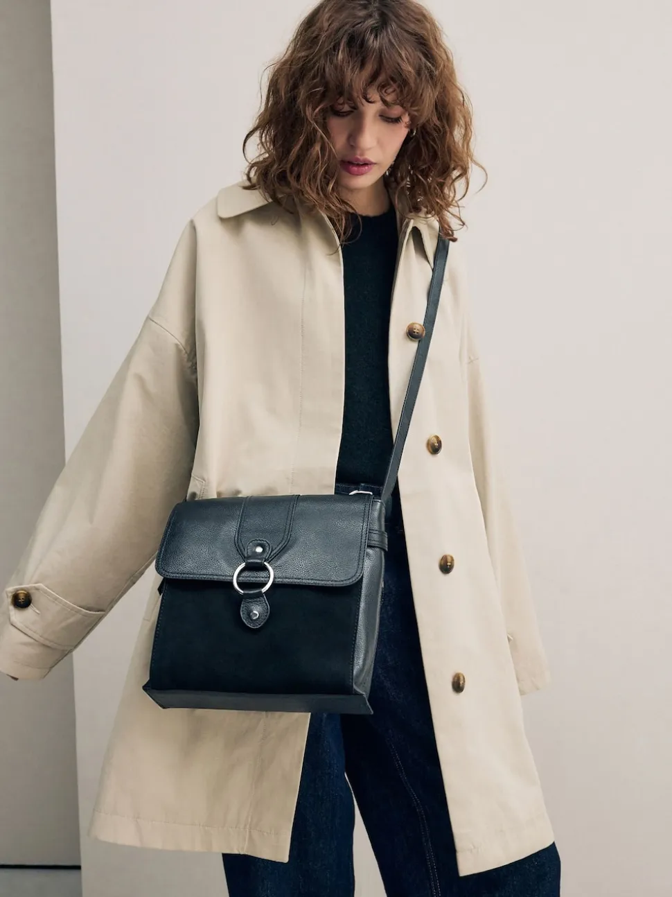 Black Leather Pocket Messenger Bag