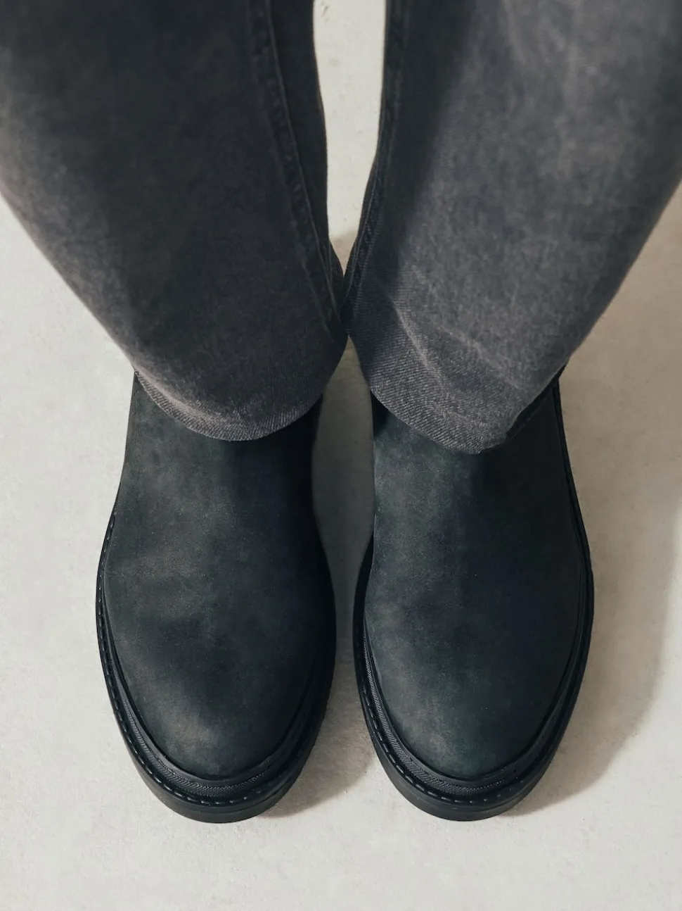 Black Oiled Leather Forever Comfort® Round Toe Chelsea Boots