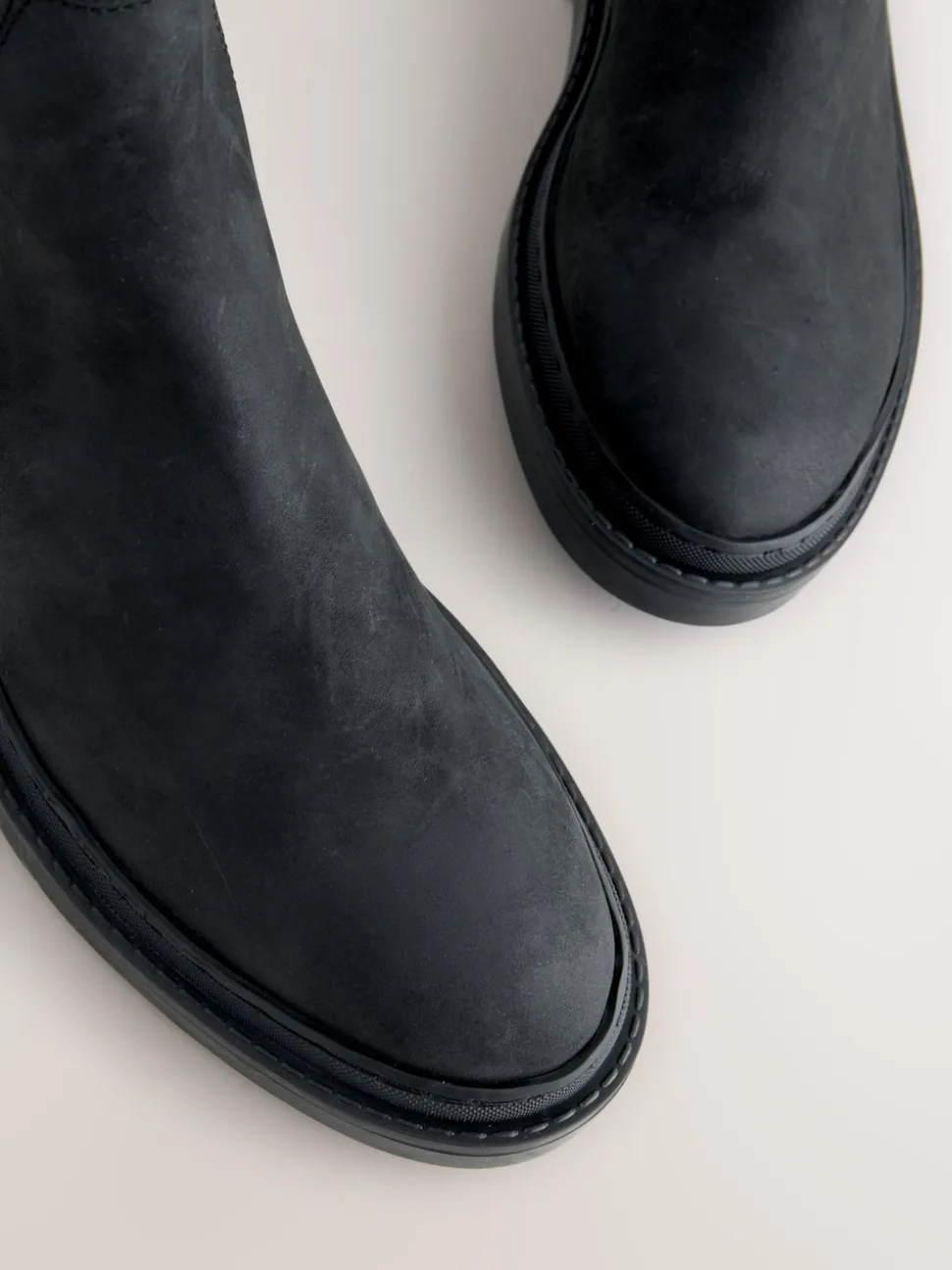 Black Oiled Leather Forever Comfort® Round Toe Chelsea Boots