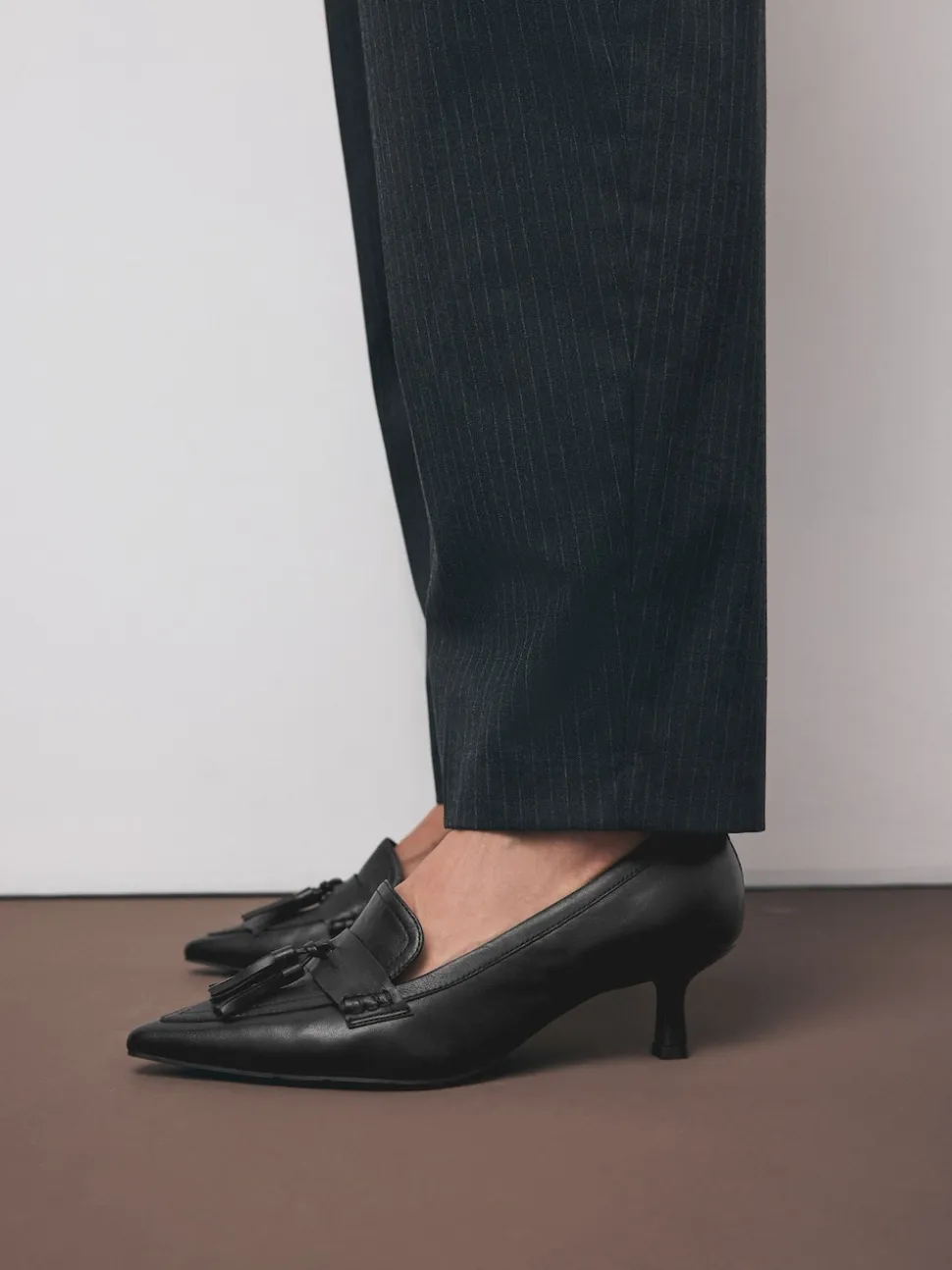 Black Premium Leather With Motionflex Point Toe Tassel Heels Loafers