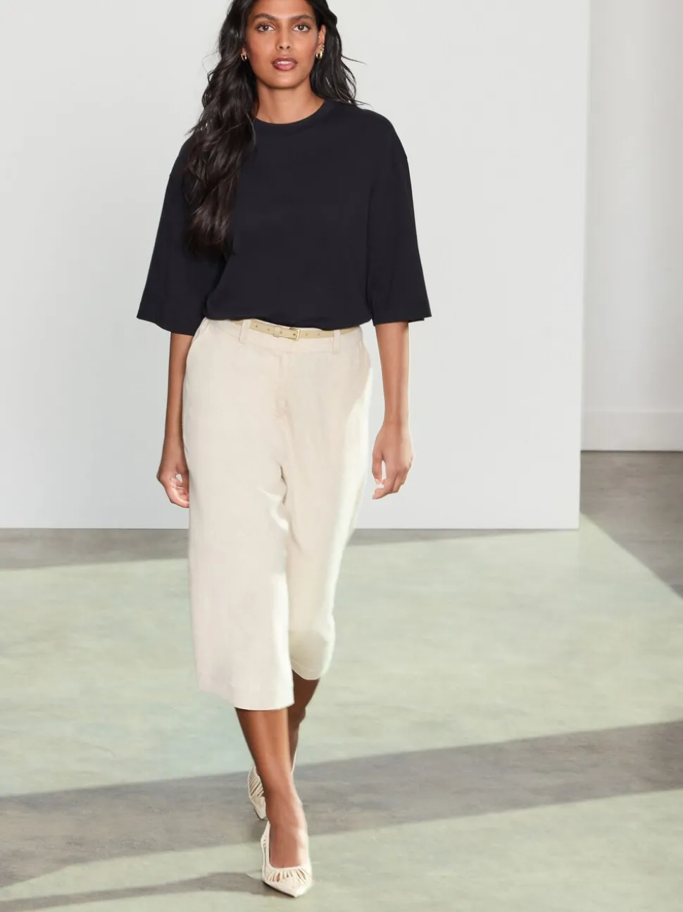 Black Relaxed Boxy Elbow Length Crew Neck T-Shirt