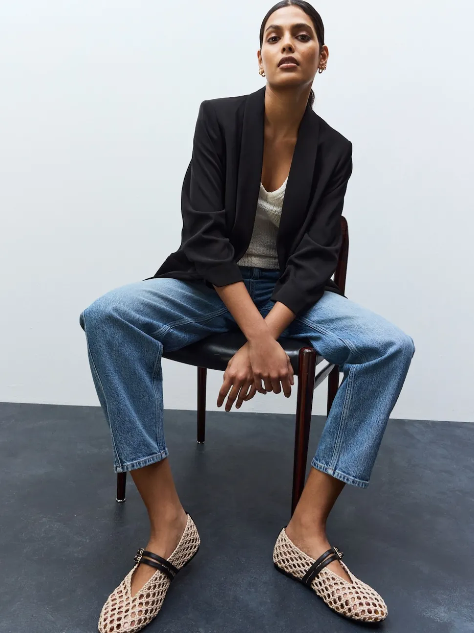 Black Relaxed Ruched Sleeve Blazer