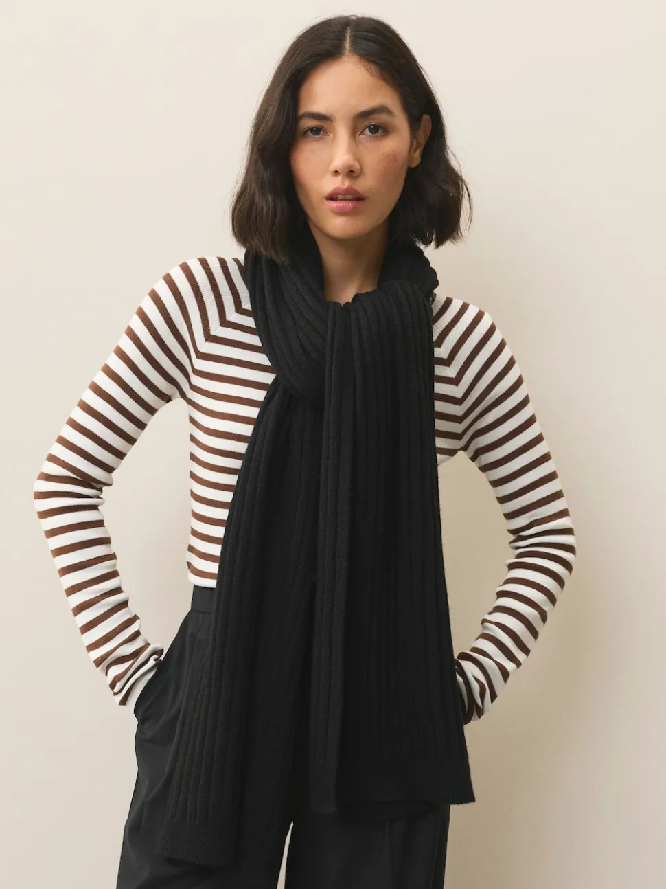 Black Ribbed Knit Scarf