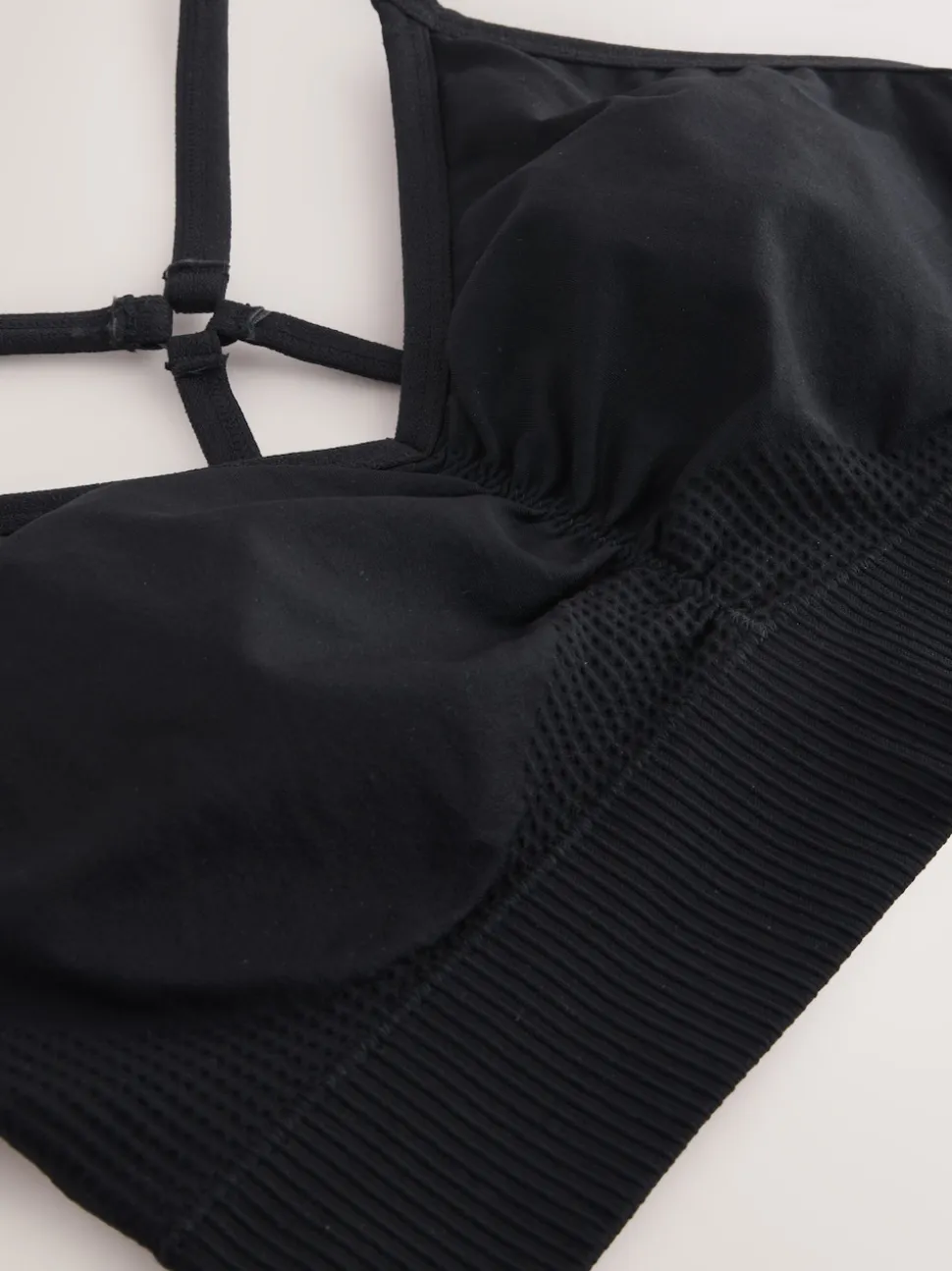 Black Seamless Strappy Sports Bra