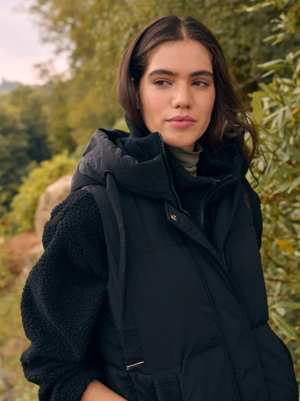 Black Shower Resistant Knit Collar Hooded Padded Gilet