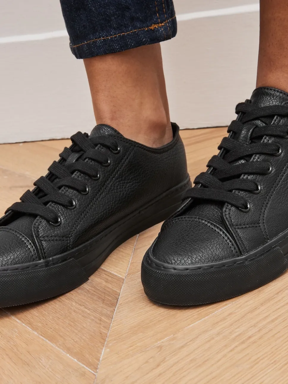 Black Standard Fit Patent Baseball Trainers