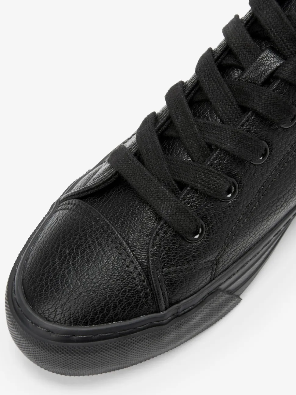Black Standard Fit Patent Baseball Trainers