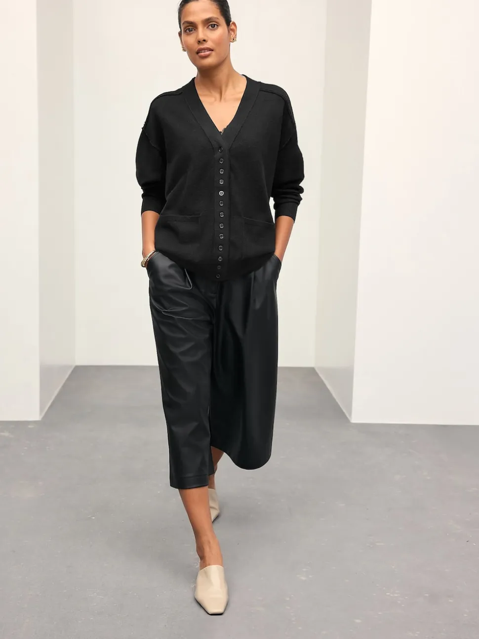 Black Supersoft V-Neck Cardigan With Pockets