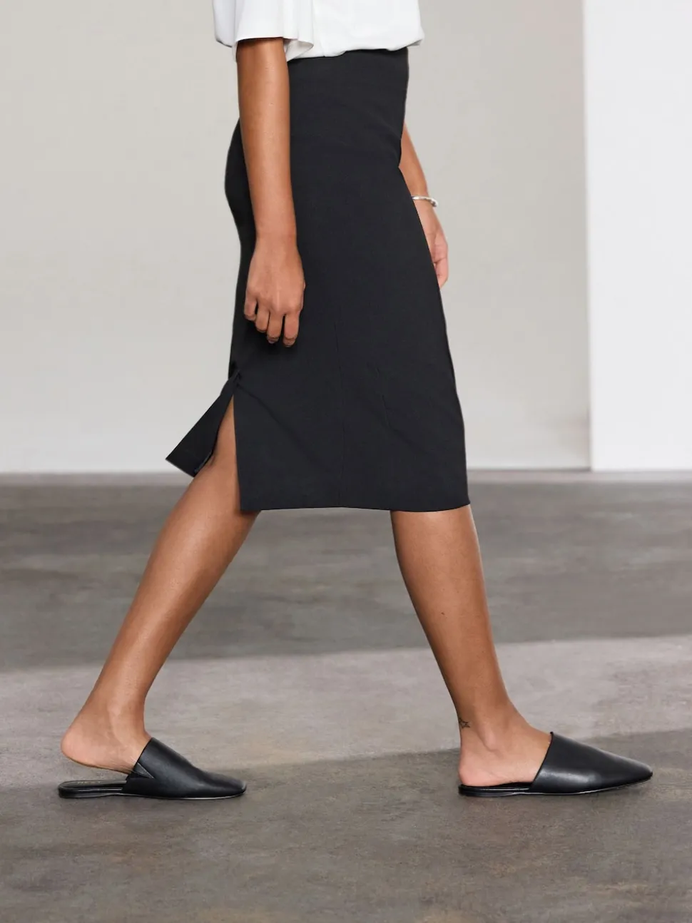 Black Tailored Pencil Skirt With Wool