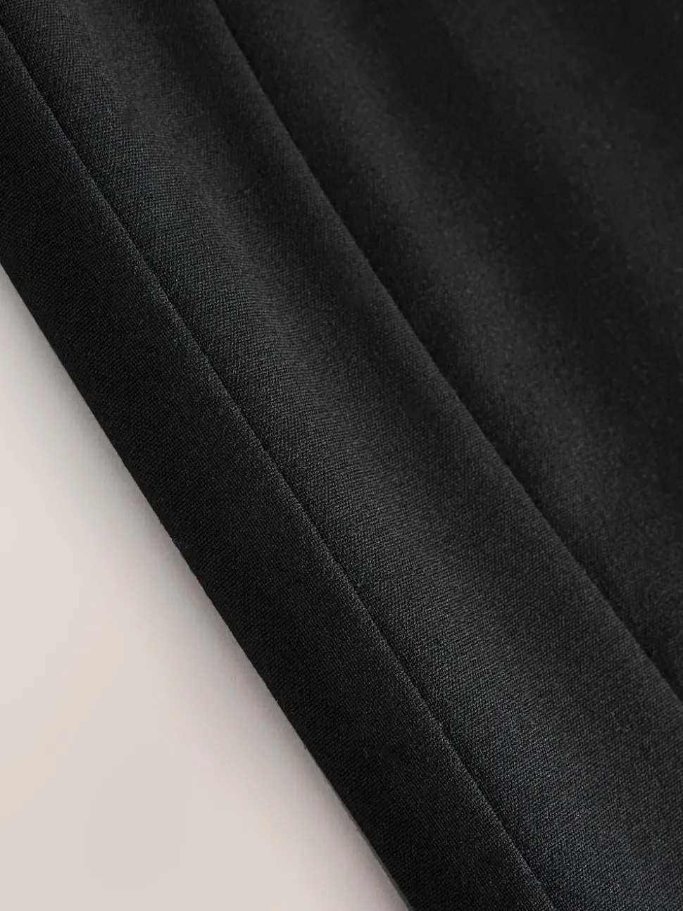Black Tailored Pencil Skirt With Wool