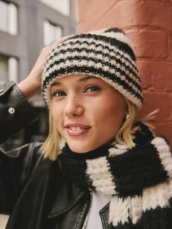 Black/White Stripe Knitted Beanie Hat