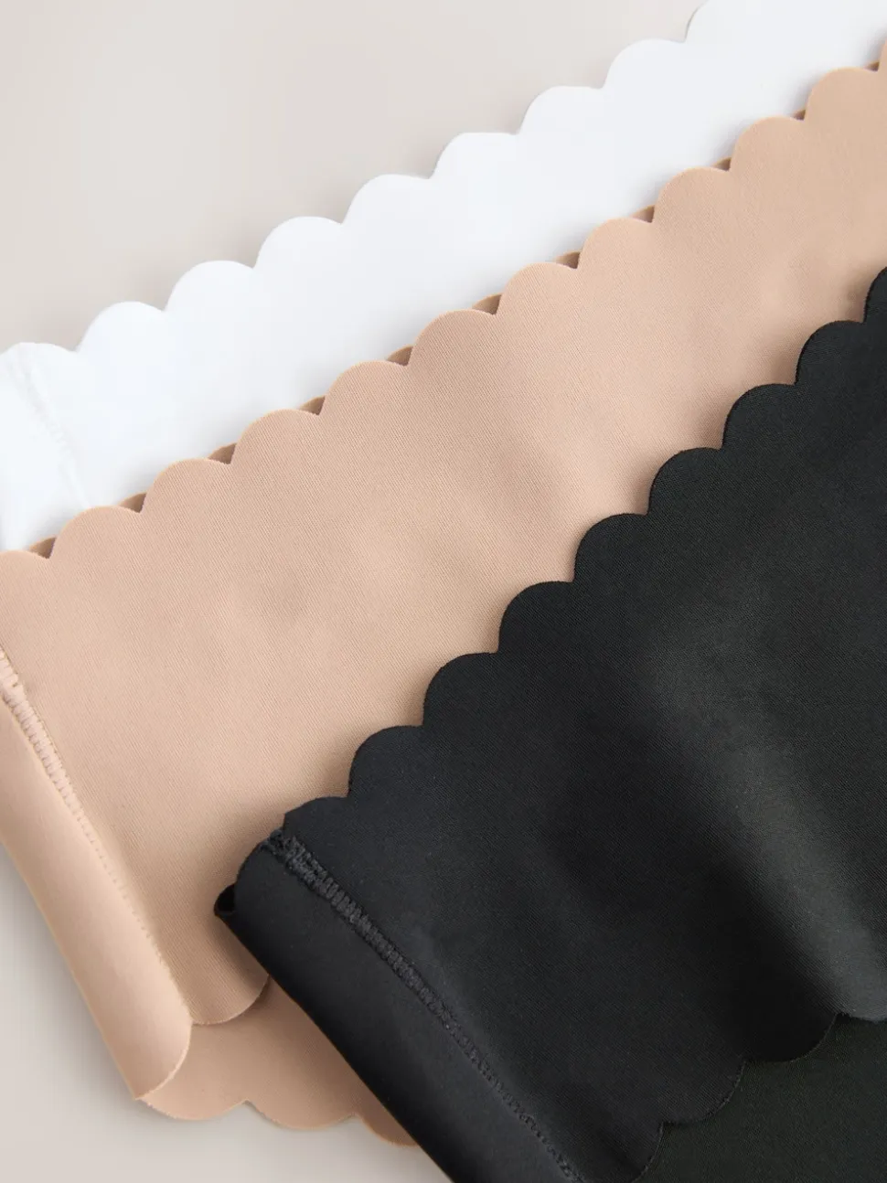 Black/White/Praline Nude Brazilian No VPL Scallop Knickers 7 Pack