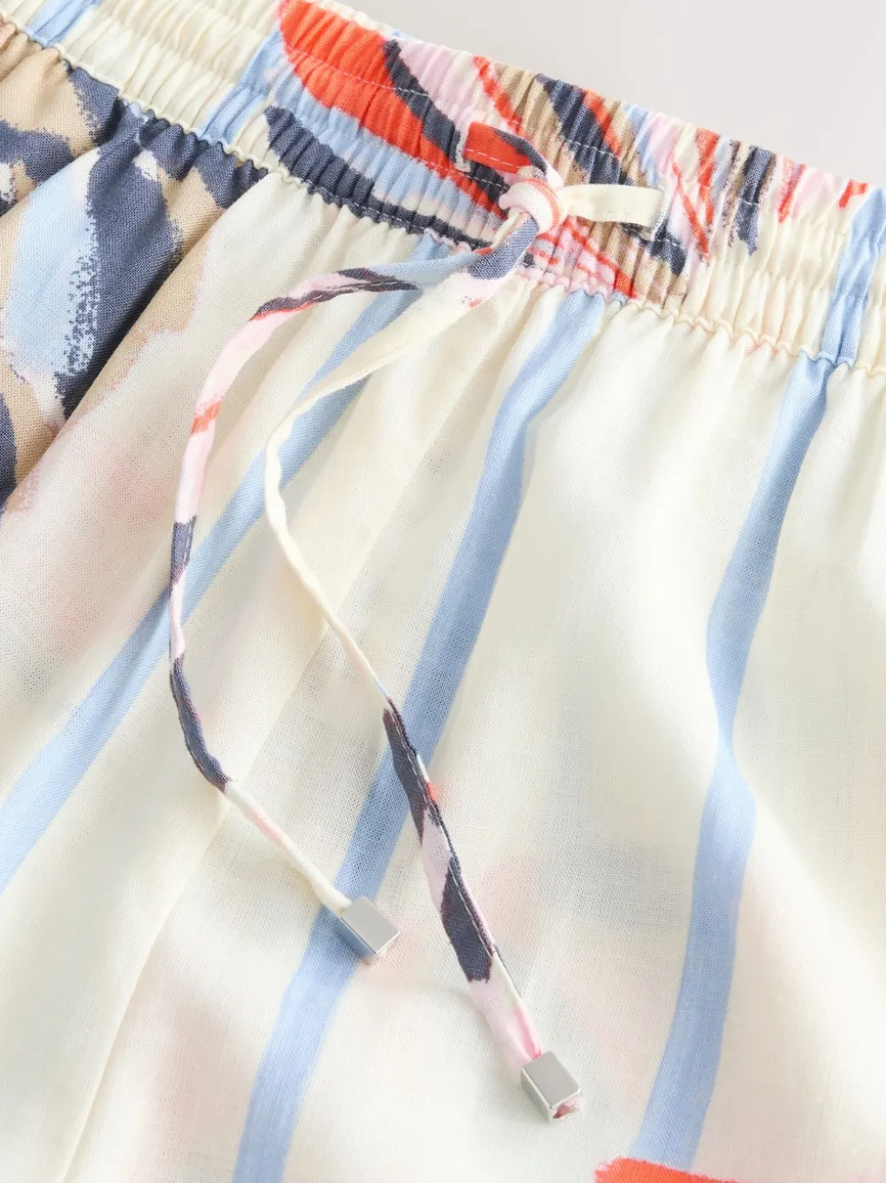 Blue/Ecru Shorts with Linen