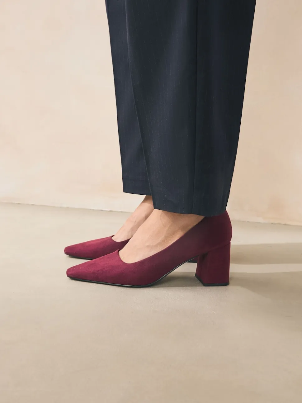 Burgundy Red Standard/Wide Fit Standard Chisel Toe Block Courts