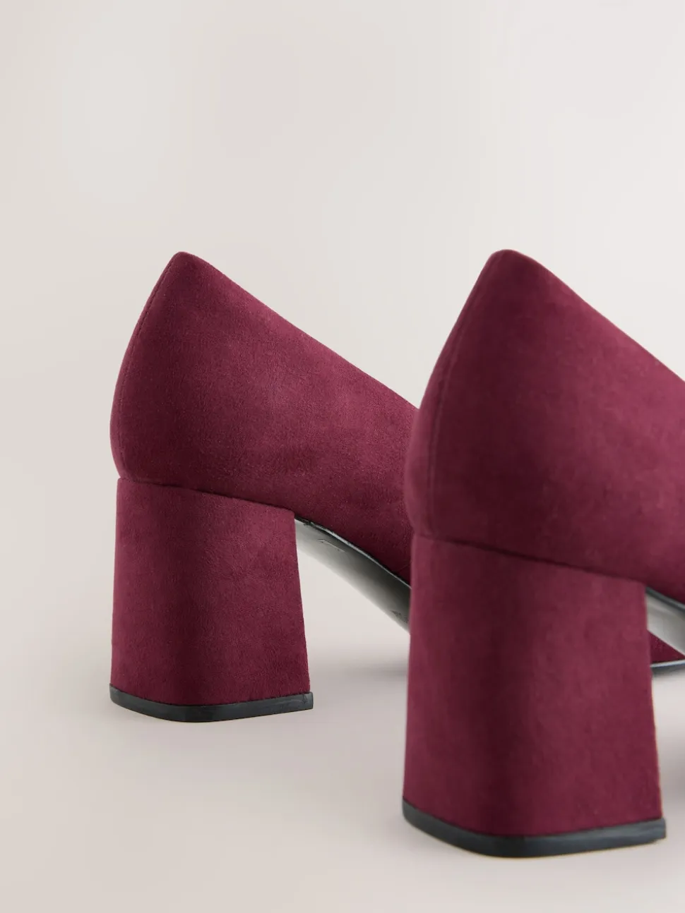 Burgundy Red Standard/Wide Fit Standard Chisel Toe Block Courts