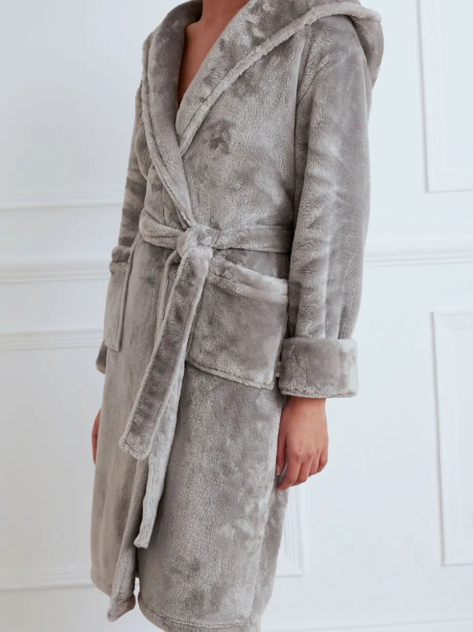 Chelsea Peers Charcoal Grey Fleece Dressing Gown