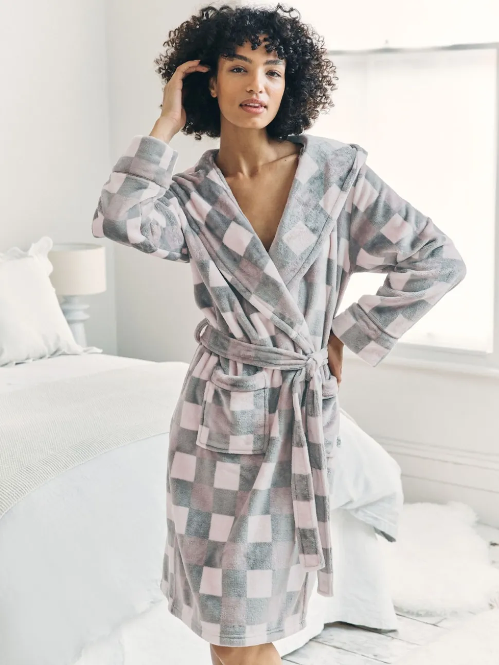 Chelsea Peers Cream Fleece Check Hooded Dressing Gown