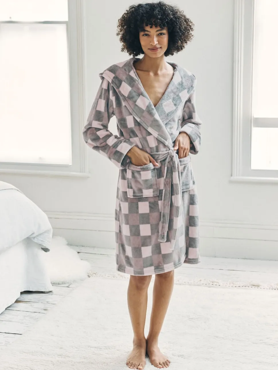 Chelsea Peers Cream Fleece Check Hooded Dressing Gown