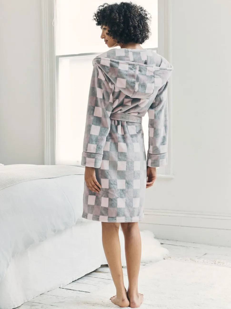 Chelsea Peers Cream Fleece Check Hooded Dressing Gown