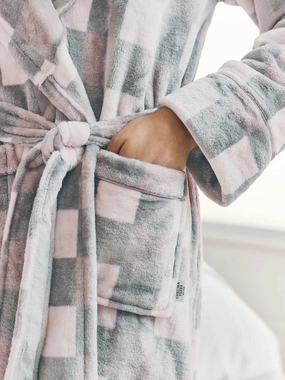 Chelsea Peers Cream Fleece Check Hooded Dressing Gown