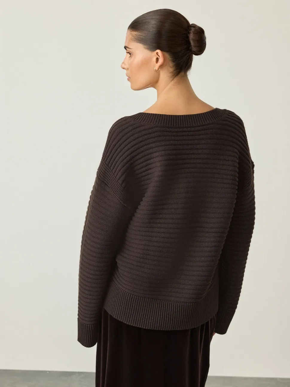 Chocolate Brown Ribbed V-Neck Knitted Jumper