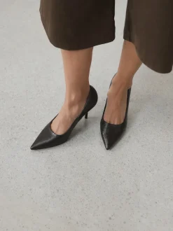 Chocolate Brown Standard/Wide Fit Forever Comfort® Point Toe Court Heels
