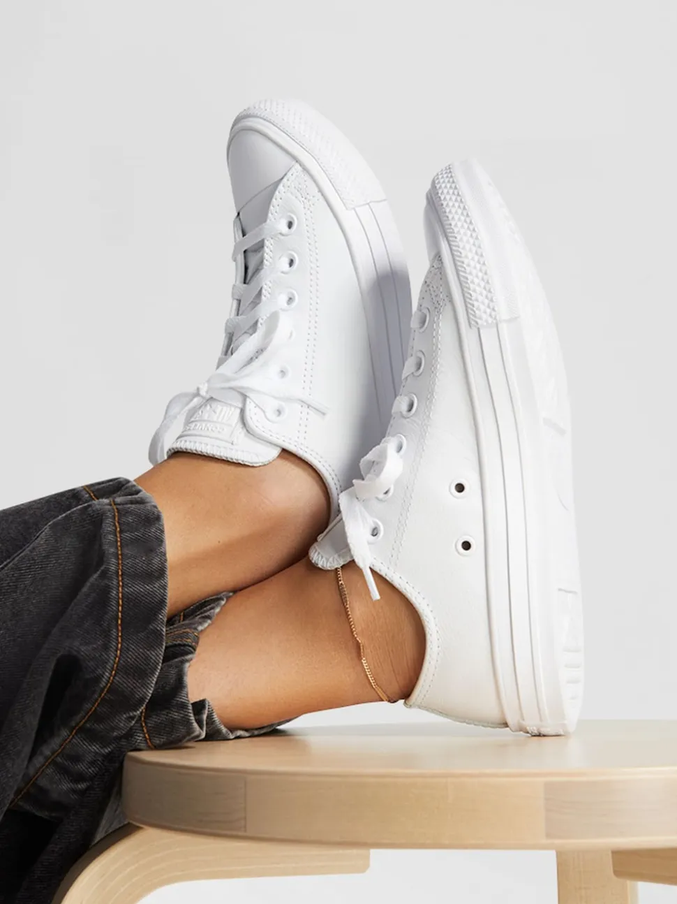 Converse White Chuck Taylor All Stars Leather Ox Trainers