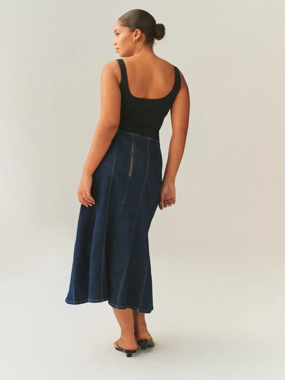 Denim Rinse Hourglass Full Seamed Midi Skirt