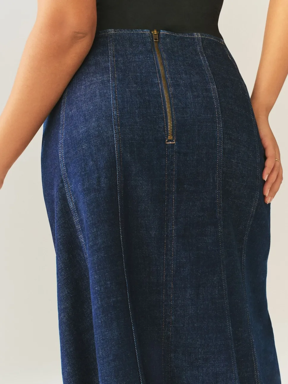 Denim Rinse Hourglass Full Seamed Midi Skirt