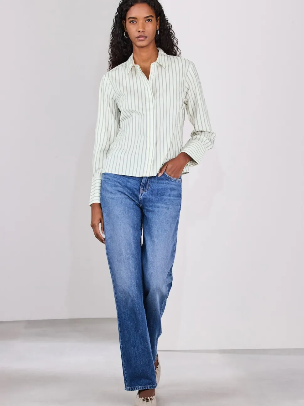 Ecru/Navy Fitted Stretch Essential Long Sleeve Shirt