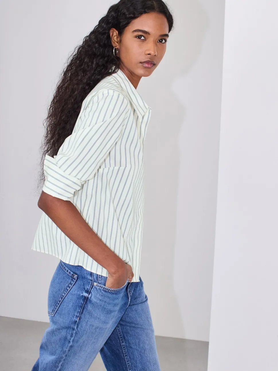 Ecru/Navy Fitted Stretch Essential Long Sleeve Shirt