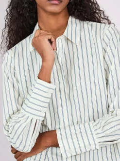 Ecru/Navy Fitted Stretch Essential Long Sleeve Shirt