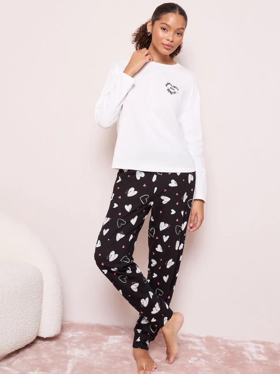 Friends Like These Black/White Bonne Nuit Heart Long Sleeve Pyjamas
