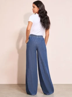 Friends Like These Rinse Wash Everyday Elastic Wide Leg Jeans