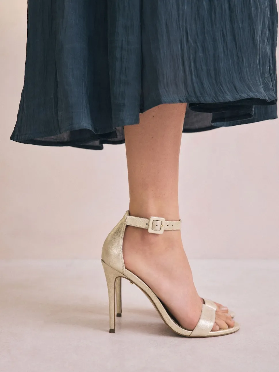 Gold Signature Premium Leather High Round Toe Simple Sandals