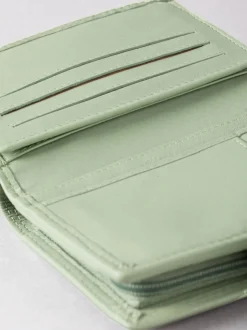 Lakeland Leather Green Small Tab Purse