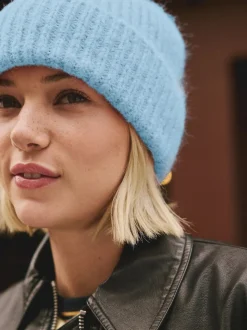 Light Blue Ribbed Beanie Containing Wool Hat