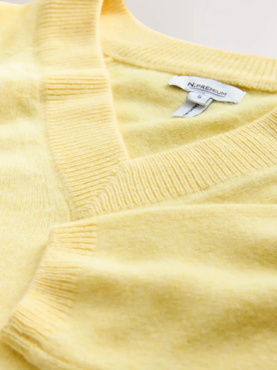 Light Yellow N.Premium 100% Merino Wool V-Neck Jumper