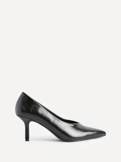 Linzi Black Bellamy V-Shaped Closed Toe Court Heels