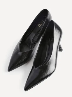 Linzi Black Bellamy V-Shaped Closed Toe Court Heels