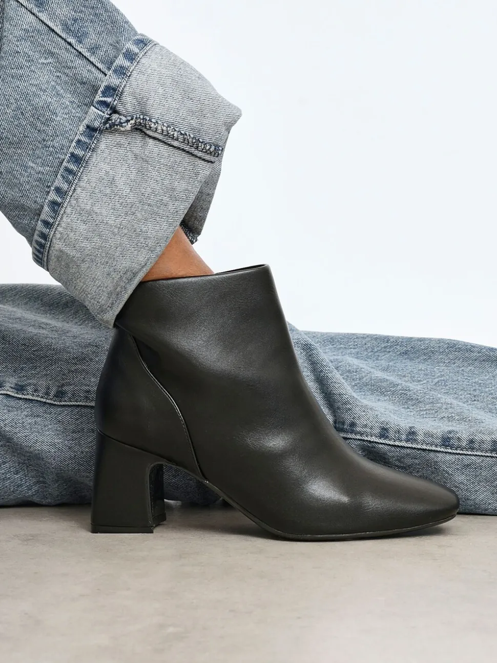 Linzi Black Cove Comfort Block Heeled Ankle Boot
