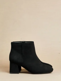 Linzi Black Suede Wide Fit Alba Wide Fit Block Heeled Ankle Boots