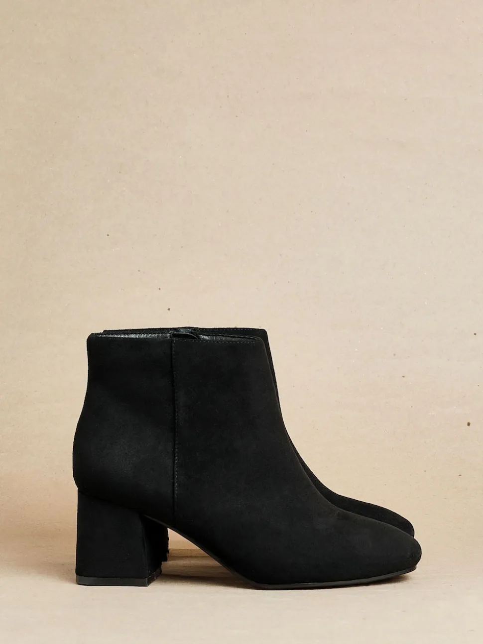 Linzi Black Suede Wide Fit Alba Wide Fit Block Heeled Ankle Boots