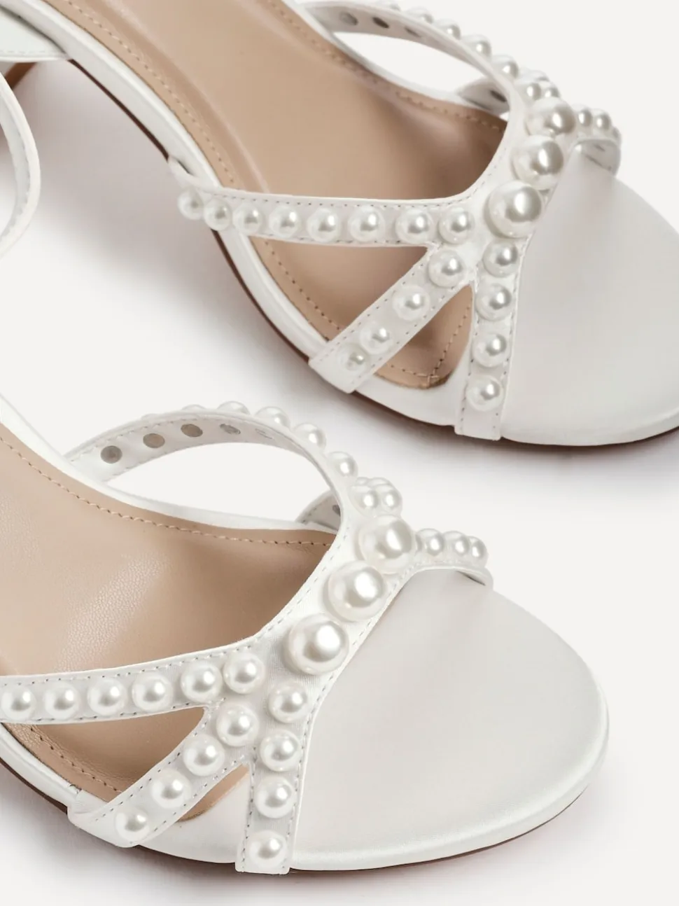 Linzi Ivory Enchanted Pearl Detailed Front Stap With Block Sandals
