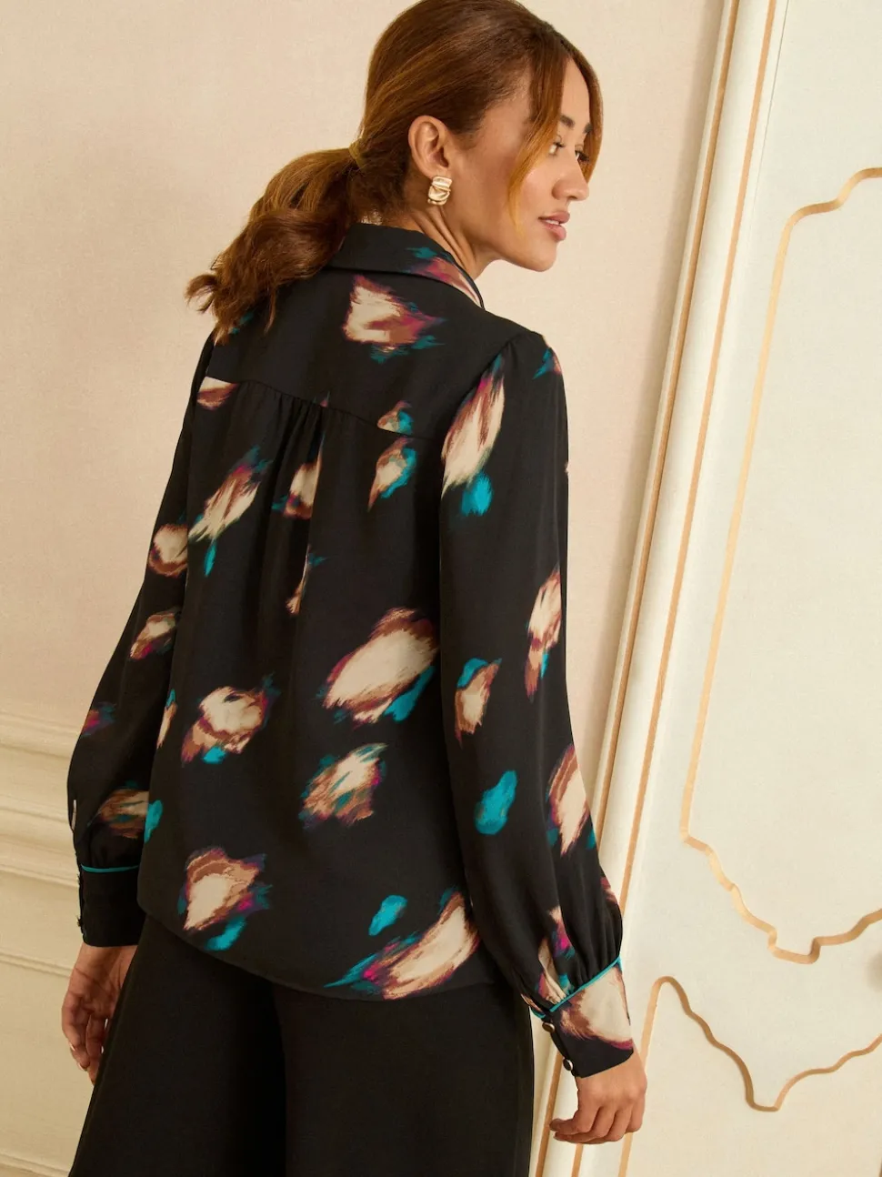 Love & Roses Black Animal Long Sleeve Zip Front Blouse